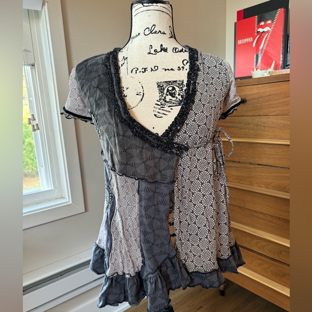 Bundle 3 for $10 DIDI gray patchwork beaded wrap top.